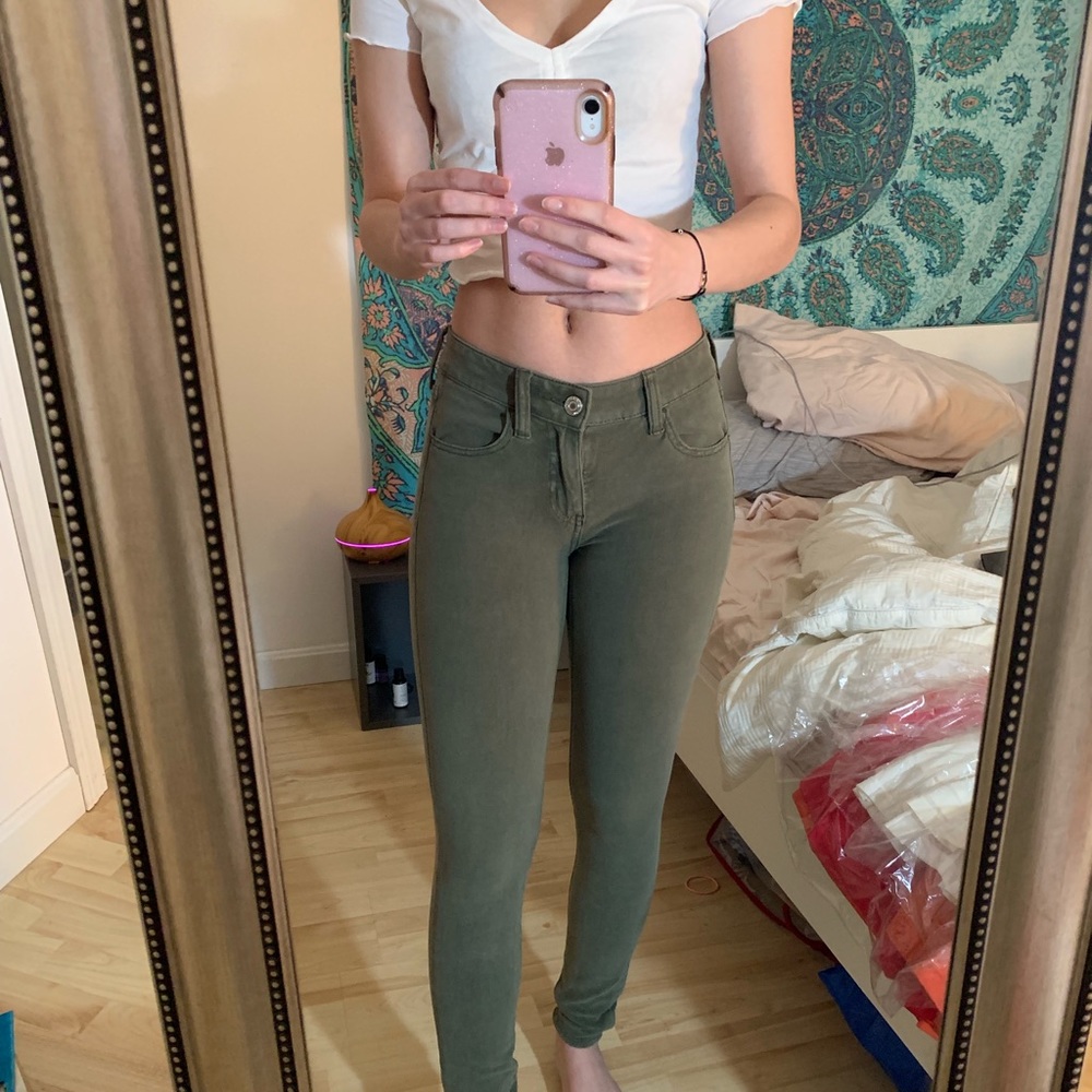 Army green American Eagle jeggings